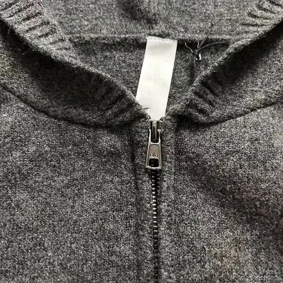 Cardigan à capuche zippé, couleur unie – image 3