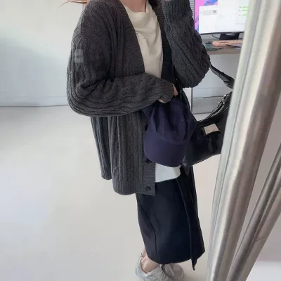 Cardigan en tricot col en V manches longues – image 2