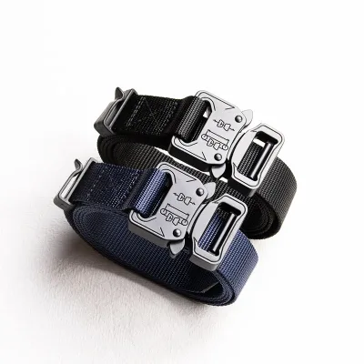 Ceinture fine en toile tactique à boucle métal – image 3
