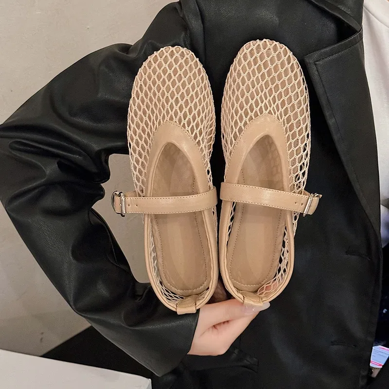Chaussures plates femme à bout rond en maille
