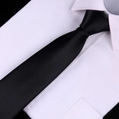 Cravate noire à clipser en polyester – image 3