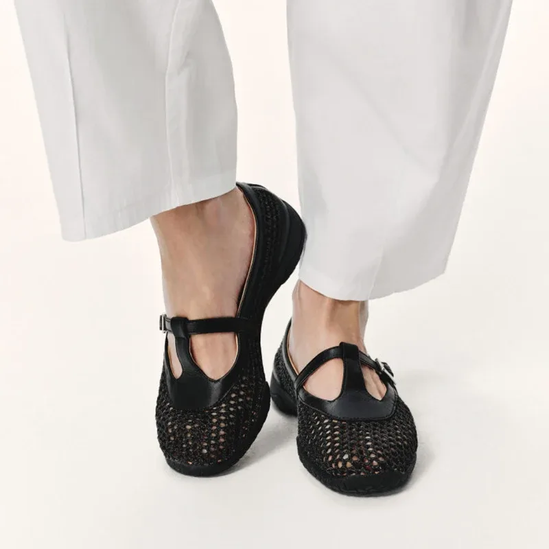 Sandales plates ajourées en maille pour femme