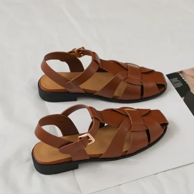 Sandales plates fermées femme à brides tressées – image 3